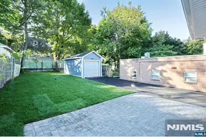 22 W Central Avenue, Bergenfield, NJ 07621 - Photo 30