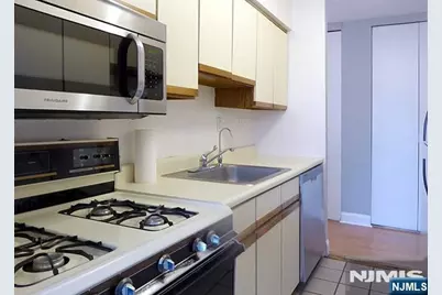 515 Anderson 2B #2B, Cliffside Park, NJ 07010 - Photo 12