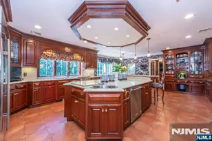 45 Cheryl Hills Dr, Hawthorne, NJ 07506 - Photo 8