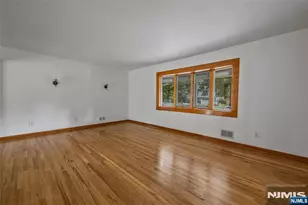 87 Calumet Ave, Oakland, NJ 07436 - Photo 6