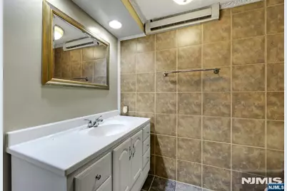 468 Liberty Street 201 #201, Little Ferry, NJ 07643 - Photo 22