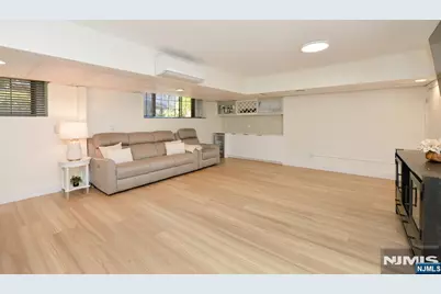 1 Byrne Lane 11 #11, Tenafly, NJ 07670 - Photo 6
