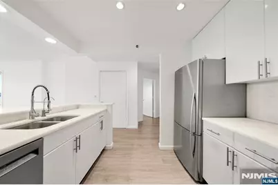 3218 City Place, Edgewater, NJ 07020 - Photo 4