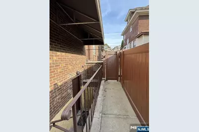 535 Hillside Avenue, Palisades Park, NJ 07650 - Photo 34