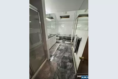 535 Hillside Avenue, Palisades Park, NJ 07650 - Photo 10