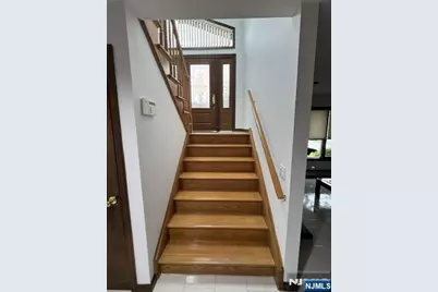 535 Hillside Avenue, Palisades Park, NJ 07650 - Photo 18