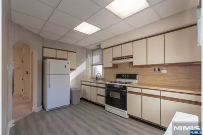181 Franklin Street, Secaucus, NJ 07094 - Photo 10