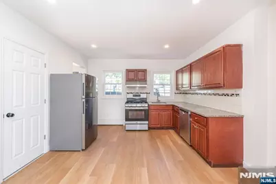 160 Bloomfield Avenue A #A, Verona, NJ 07044 - Photo 8