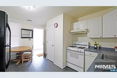 227 Godwin Avenue 2 #2, Midland Park, NJ 07432 - Photo 1
