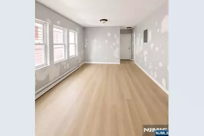 63 Huntington Terrace, Newark, NJ 07112 - Photo 10