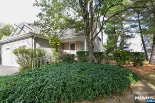 26 Meadow Pond Rd, Hamburg, NJ 07419 - Photo 2