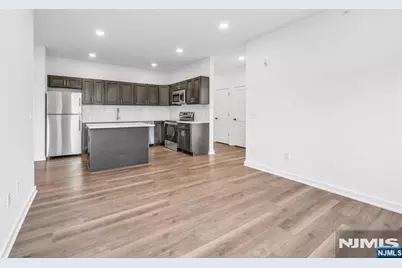 315 Railroad Avenue 203 #203, East Rutherford, NJ 07073 - Photo 2