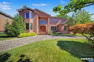 217 Lyncrest Rd, Englewood Cliffs, NJ 07632 - Photo 1