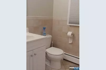 106B Roff Avenue B #B, Palisades Park, NJ 07650 - Photo 8