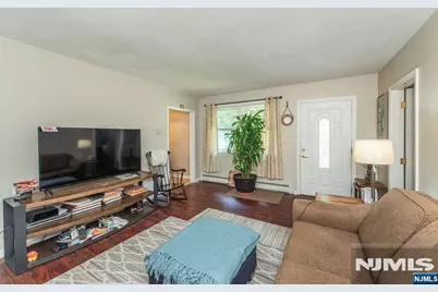 184 Fairfield Road, Wayne, NJ 07470 - Photo 14