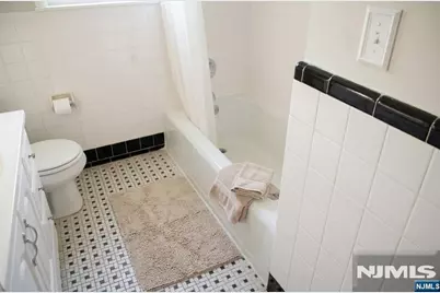 129 River Drive B #B, Elmwood Park, NJ 07407 - Photo 6