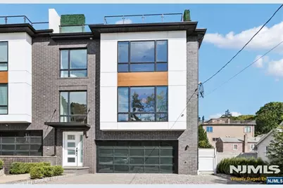 10B Hooks Lane, Edgewater, NJ 07020 - Photo 1