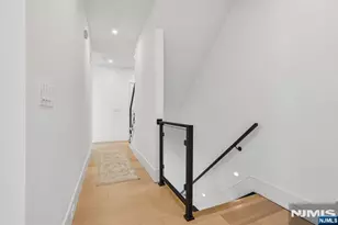 10B Hooks Ln, Edgewater, NJ 07020 - Photo 24