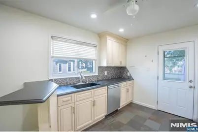 11 Jackson Place, Moonachie, NJ 07074 - Photo 8