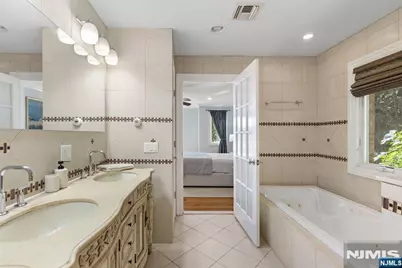 31 Leary Lane A #A, Edgewater, NJ 07020 - Photo 22