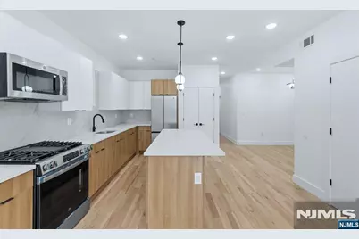 369 6th Avenue, Newark, NJ 07107 - Photo 4