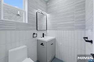 369 6th Ave, Newark, NJ 07107 - Photo 30