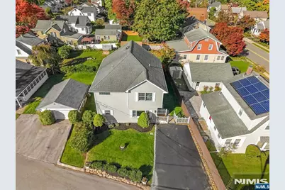102 Sherwood Avenue, Mahwah, NJ 07430 - Photo 2