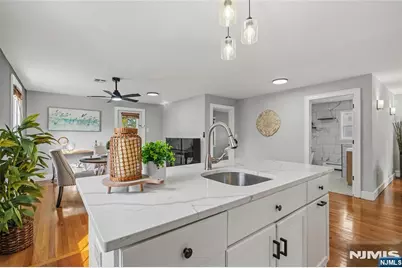 102 Sherwood Avenue, Mahwah, NJ 07430 - Photo 10