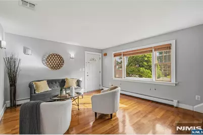 102 Sherwood Avenue, Mahwah, NJ 07430 - Photo 8