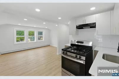 203-205 Hansbury, Newark, NJ 07112 - Photo 36
