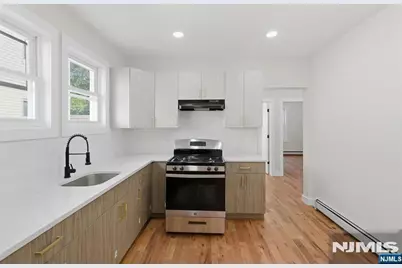 203-205 Hansbury, Newark, NJ 07112 - Photo 8