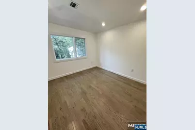 86 W Mahan Street, Tenafly, NJ 07670 - Photo 18