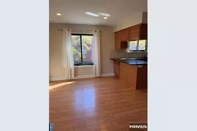 99 Sandpiper Key 99 #99, Secaucus, NJ 07094 - Photo 2