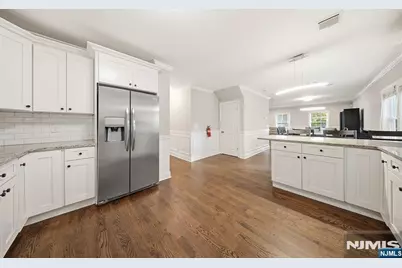 102 Large Avenue, Hillsdale, NJ 07642 - Photo 6