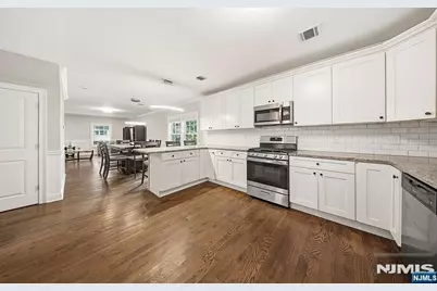 102 Large Avenue, Hillsdale, NJ 07642 - Photo 4