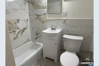 692 Anderson Avenue 2nd Floor #2nd floor, Cliffside Park, NJ 07010 - Photo 10