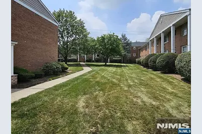 605 Grove Street H13 #H13, Clifton, NJ 07013 - Photo 12