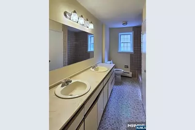 605 Grove Street H13 #H13, Clifton, NJ 07013 - Photo 10