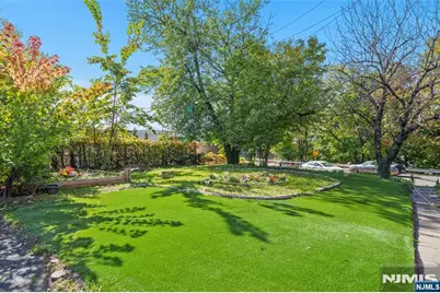 891 River Drive, Elmwood Park, NJ 07407 - Photo 8