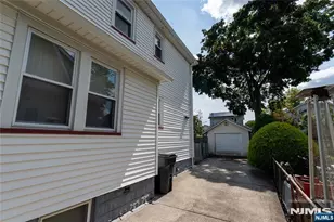 30 Carnation St, Bergenfield, NJ 07621 - Photo 24