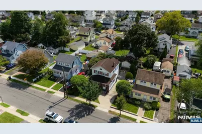 30 Carnation Street, Bergenfield, NJ 07621 - Photo 2