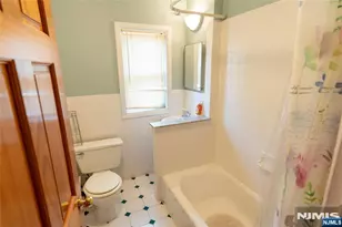 30 Carnation St, Bergenfield, NJ 07621 - Photo 14