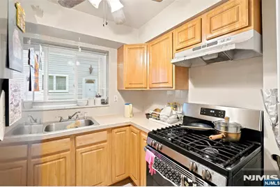 1030 Koelle Boulevard 1 #1, Secaucus, NJ 07094 - Photo 6