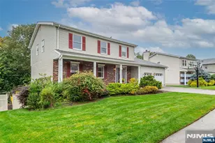 86 Point View Pkwy, Wayne, NJ 07470 - Photo 2
