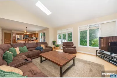 86 Point View Parkway, Wayne, NJ 07470 - Photo 12