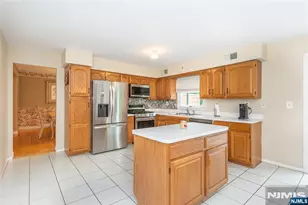 86 Point View Pkwy, Wayne, NJ 07470 - Photo 8