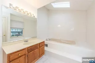 86 Point View Pkwy, Wayne, NJ 07470 - Photo 18