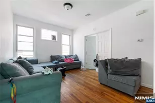 37 Aldine St, Newark, NJ 07112 - Photo 2