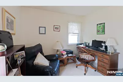 301 Birchwood Road, New Milford, NJ 07646 - Photo 10
