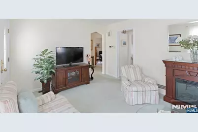 301 Birchwood Road, New Milford, NJ 07646 - Photo 6